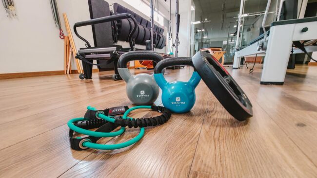 Pilates o gimnàs: diferències i quin entrenament encaixa millor amb tu Pilates o gimnàs: diferències i quin entrenament encaixa millor amb tu